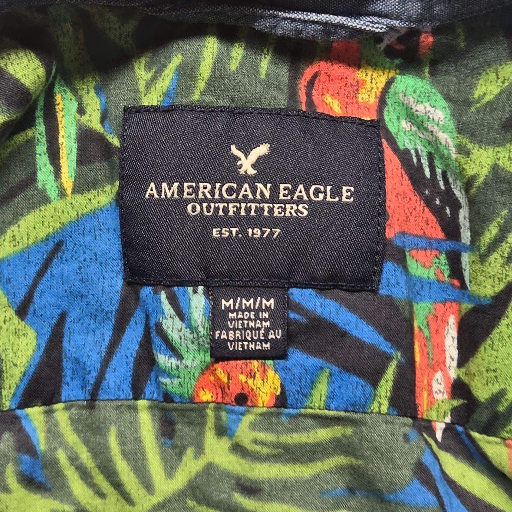 American Eagle Outfitters American Eagle Button-Up Shirt Hawaiian Animal Print Parrots Medium Multicolor Mens Size US M / EU 48-50 / 2 - 3 Thumbnail