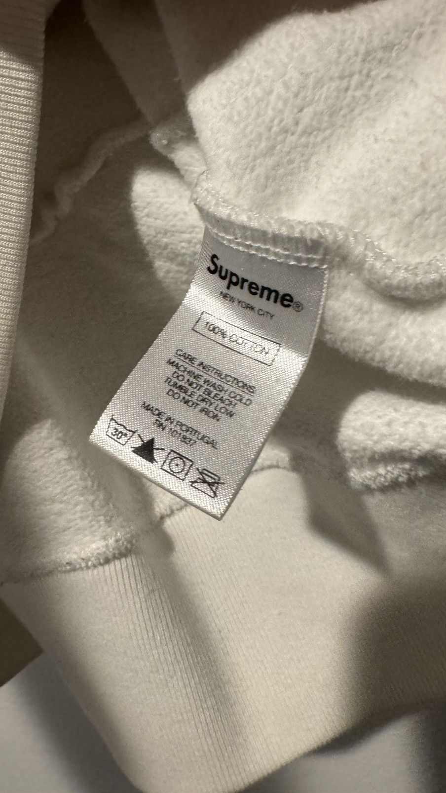 Comme des Garcons × Supreme CDG Supreme Box Logo Size US M / EU 48-50 / 2 - 7 Thumbnail