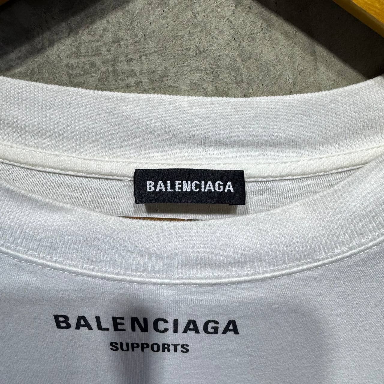 Balenciaga Balenciaga World Food Programme Tee Size US L / EU 52-54 / 3 - 3 Thumbnail