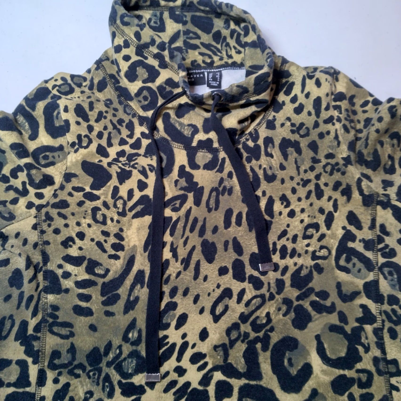 Vintage Susan Graver Weekend Shirt XS Green Black Leopard Cat Print High Neck Tunic Shirt Women XS Green Leopard Cat Print Tunic Weekend Shirt Size XS / US 0-2 / IT 36-38 - 6 Thumbnail