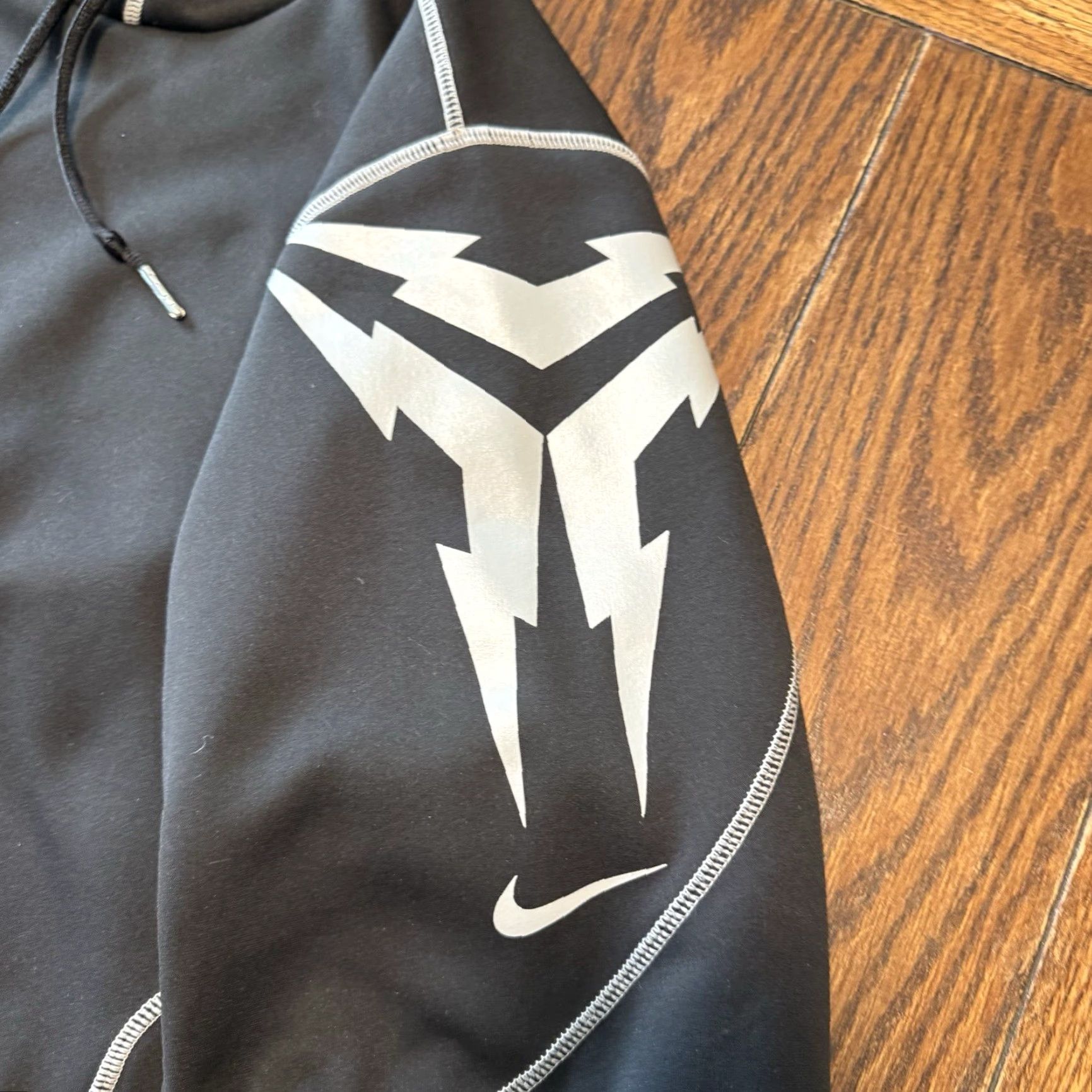 Nike VINTAGE Nike Fit Therma Men's Medium Kobe Bryant Mamba Hooded Sweatshirt Hoodie Mens M Black Nike Sweatshirt Size US M / EU 48-50 / 2 - 6 Thumbnail