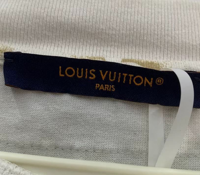 Louis Vuitton Louis Vuitton New beige full printed short sle2412-Nextarrow Size US M / EU 48-50 / 2 - 3 Thumbnail