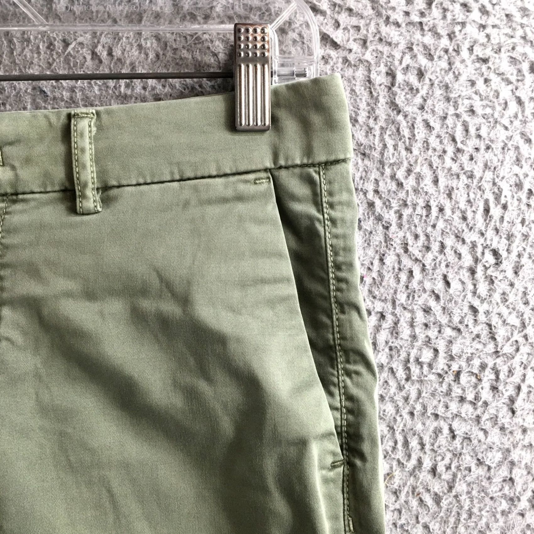 Banana Republic Banana Republic Pants Womens 0P Olive Green Straight Leg Zip Fly Chino Stretch Pants Regular Womens 0P Olive Green Straight Leg Chino Stretch Size 25" / US 0 / IT 36 - 4 Thumbnail