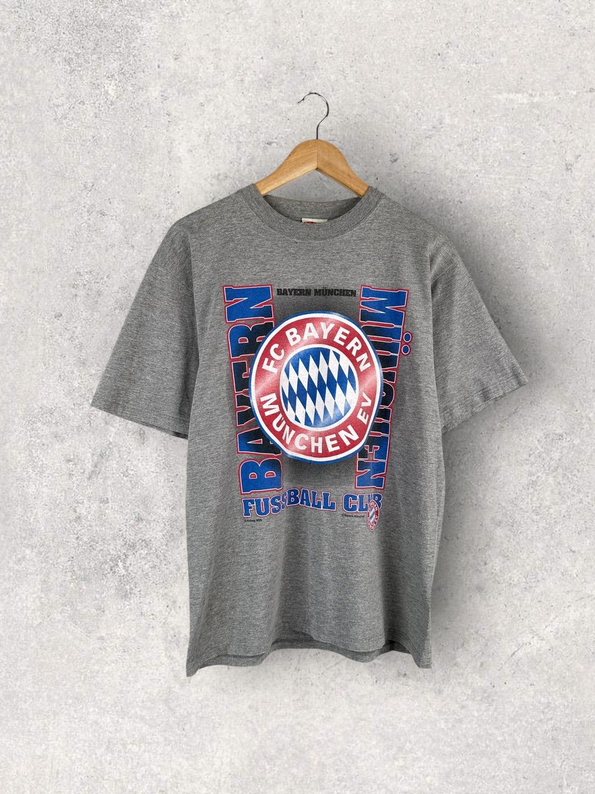 Band Tees Vintage 2000s Fc Bayern Munchen Tee Box Logo Size US M / EU 48-50 / 2 - 1 Thumbnail