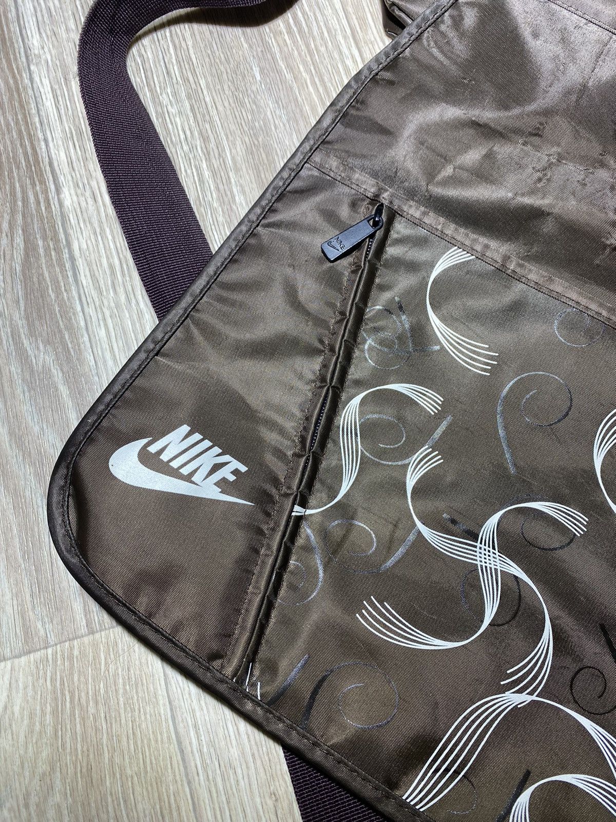 Nike Vintage Gorpcore Nike messenger sling pocket grailsale 🔥 bag Size ONE SIZE - 19 Thumbnail