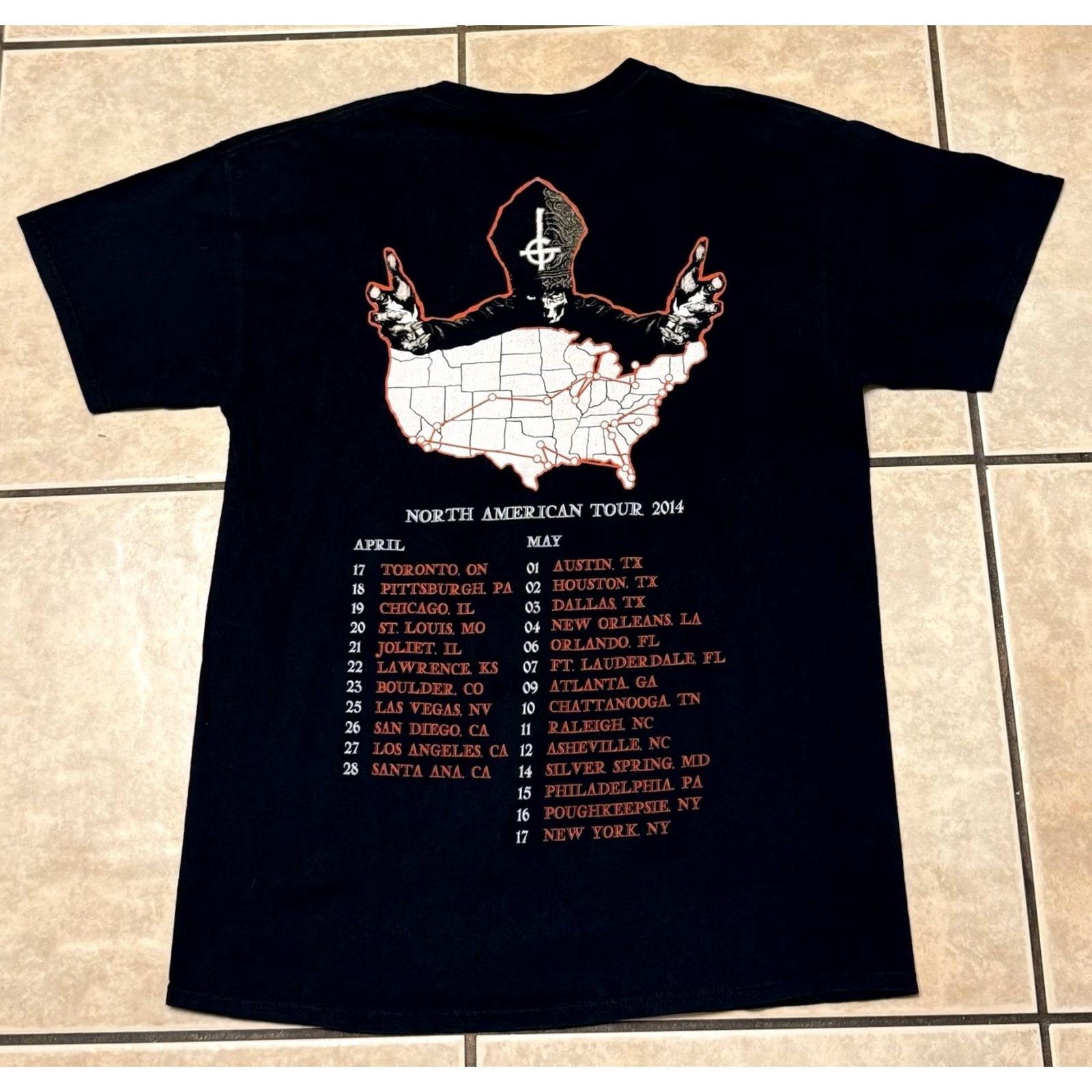 Gildan Ghost North American Tour Shirt L Men Black Short Sleeve Crew Neck Cotton 2010-2019 Gildan Band Rock Metal Horror Graphic Print Vintage No N/A Size US L / EU 52-54 / 3 - 2 Thumbnail