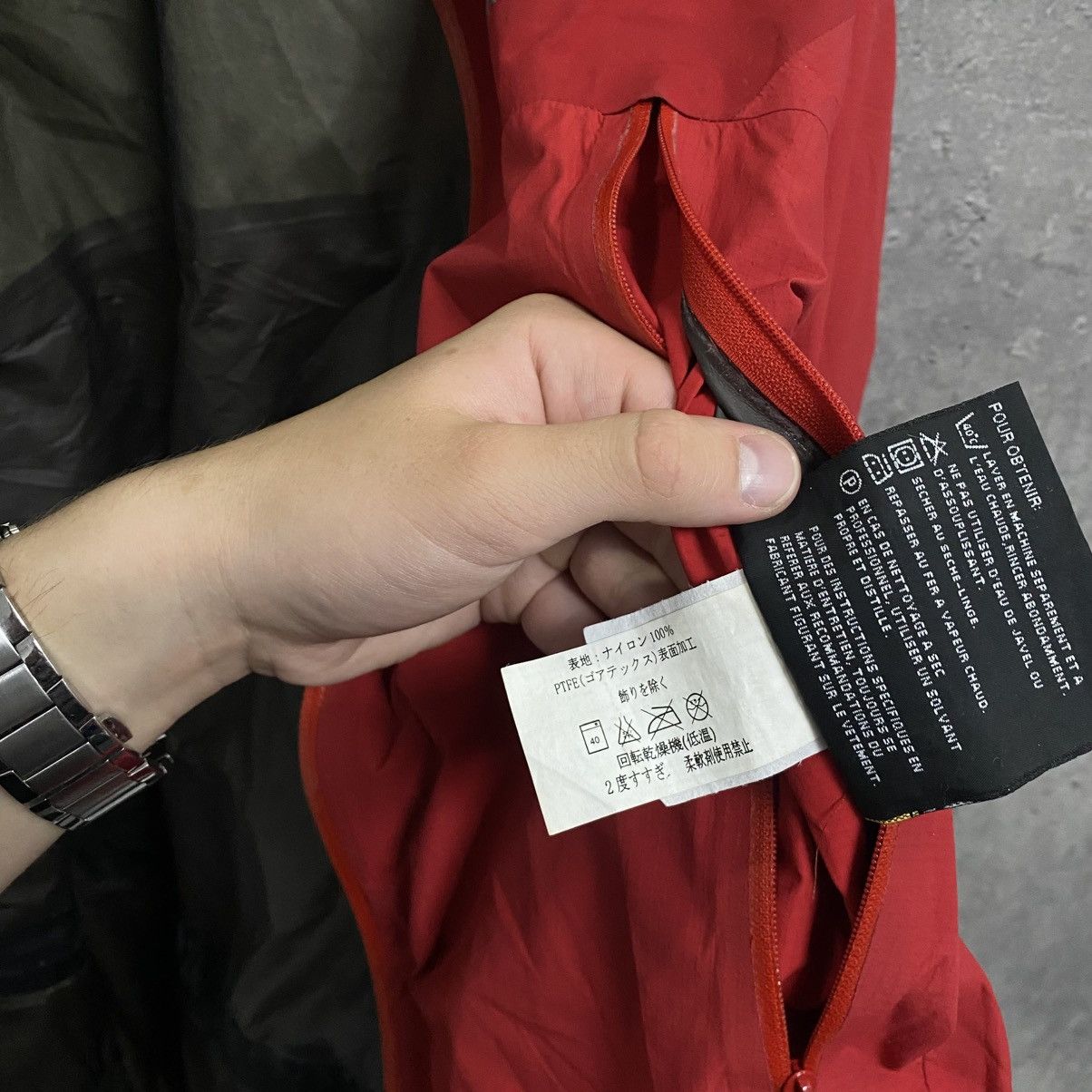 Arc'teryx Men's Arcteryx Beta Gore-Tex Jacket Size US L / EU 52-54 / 3 - 19 Thumbnail