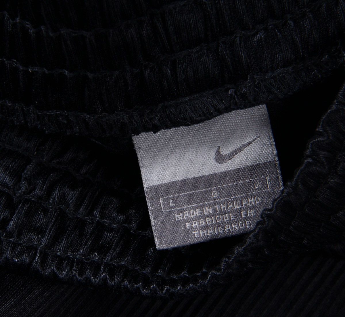Nike Nike Vintage 90s Black Shorts Running NSW NBA Nylon ACG L Size US 34 / EU 50 - 2 Thumbnail