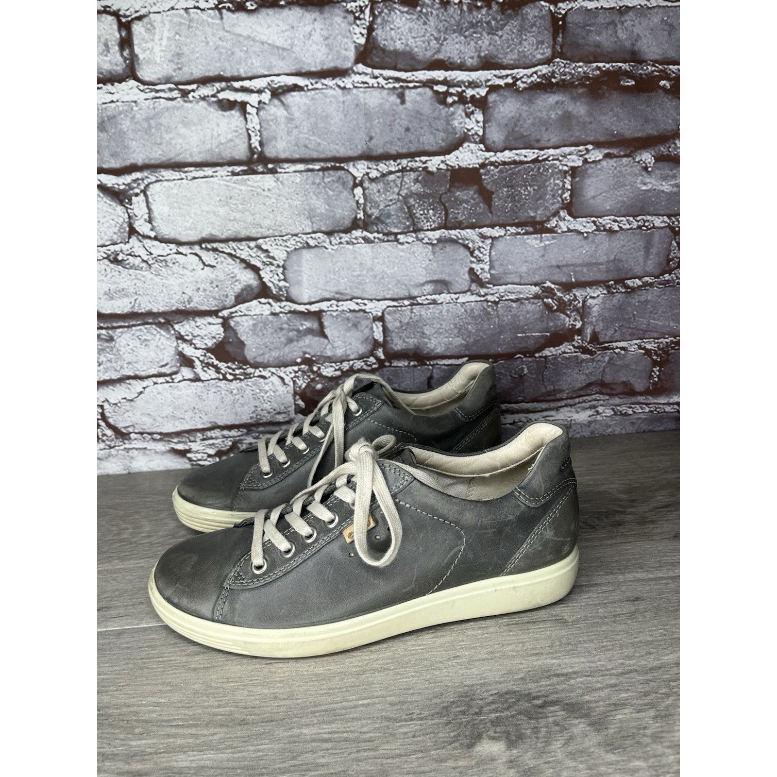 Ecco Ecco Danish Design Gray Leather Lace Up Sneakers Shoes Women Size US 6.5 / IT 36.5 - 14 Thumbnail