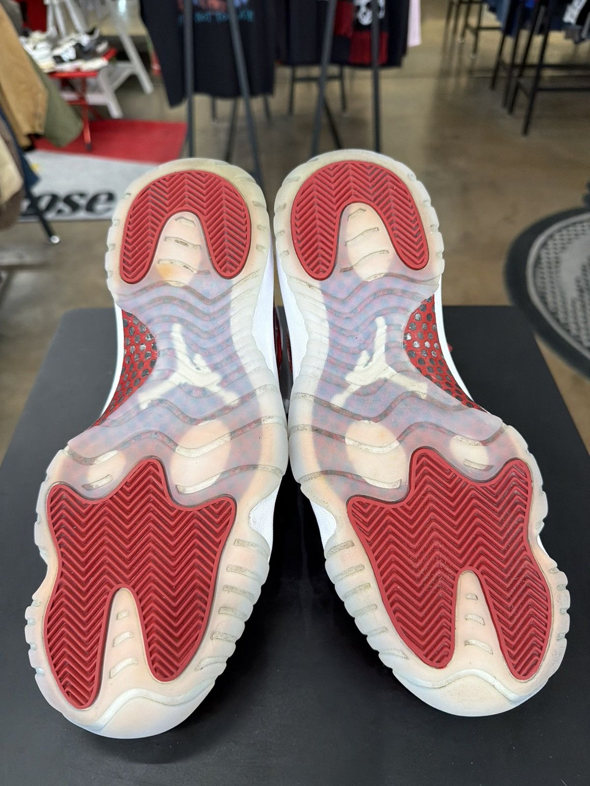 Jordan Brand Air Jordan 11 Cherry Size 10 (2022) Size US 10 / EU 43 - 9 Thumbnail