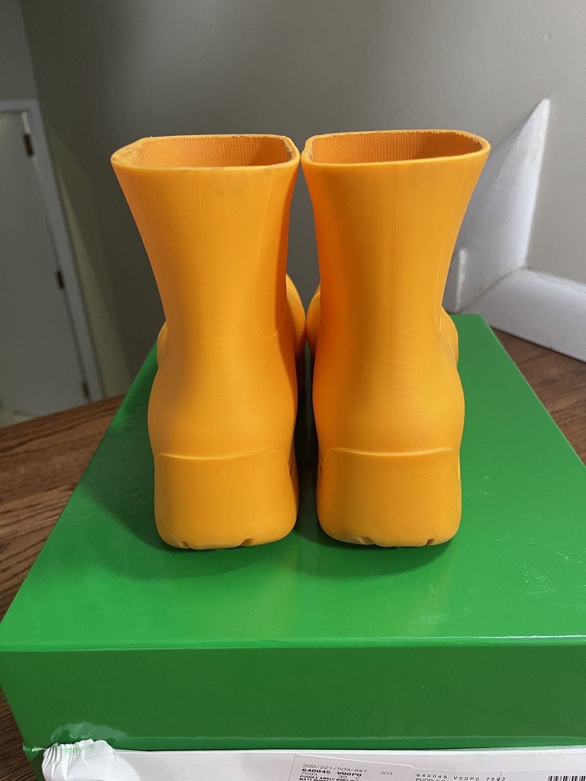 Bottega Veneta Womens Bottega Veneta Tangerine Matt Rubber Puddle Boots 39 Size US 9 / IT 39 - 16 Thumbnail