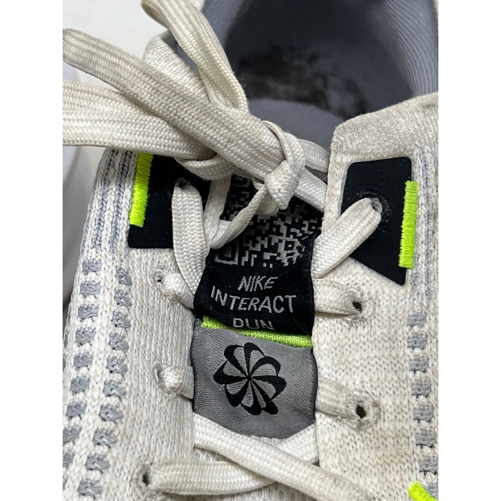 Nike Nike Interact Run White Wolf Grey Black Volt Mens 8.5 Size US 8.5 / EU 41-42 - 2 Thumbnail