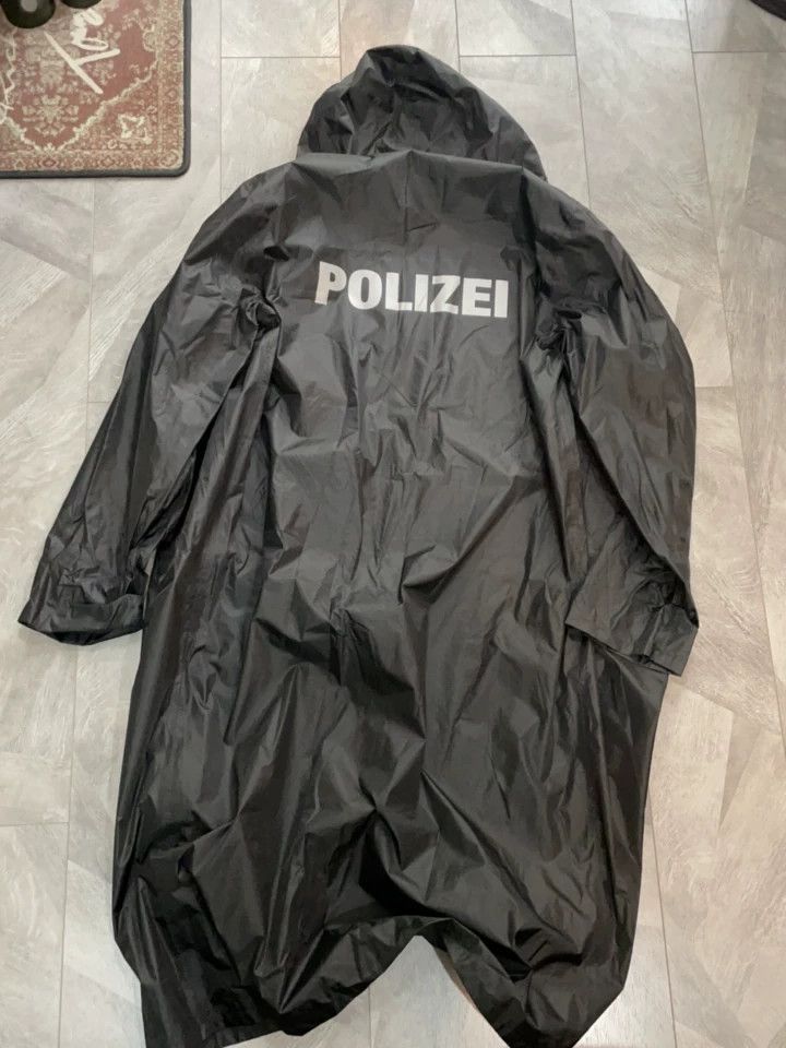 VETEMENTS Black Oversize Raincoat