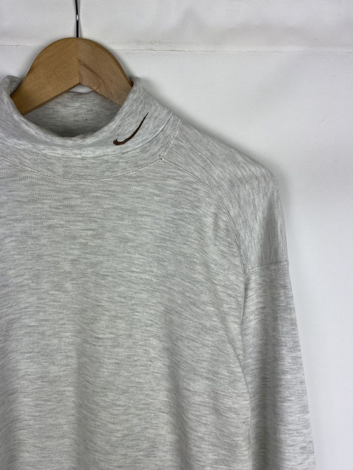 Nike VTG Y2K Nike Swoosh turtleneck sweatshirt size M Size US M / EU 48-50 / 2 - 5 Thumbnail
