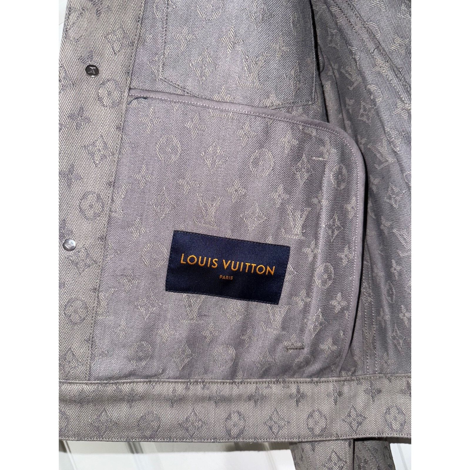 Louis Vuitton Louis Vuitton Monogram Jacket Button Up Sleeve 48 1A8FGZ Size US M / EU 48-50 / 2 - 15 Thumbnail