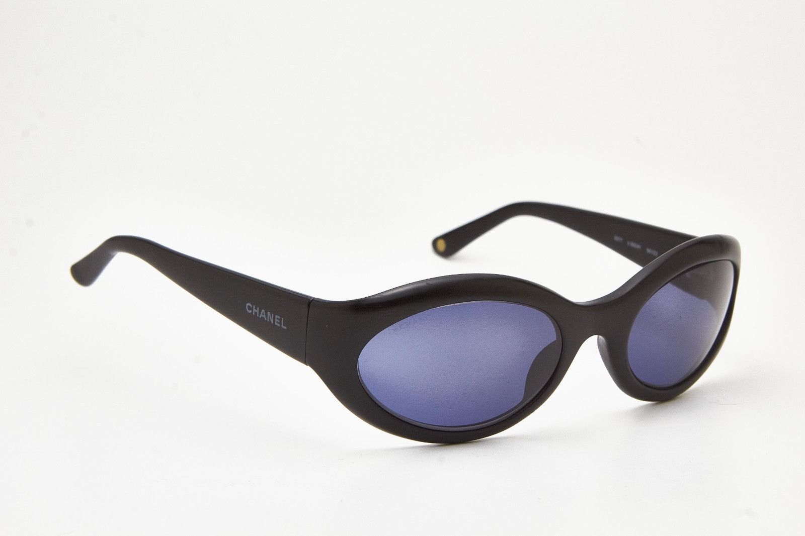 Chanel CHANEL 5017 Bold Rave Eggs chunky sunglass 1990s Size ONE SIZE - 12 Thumbnail