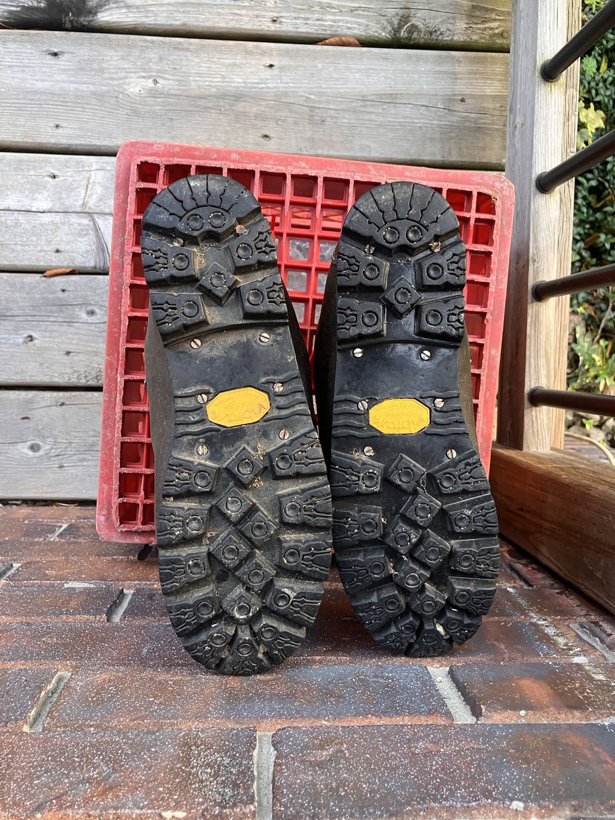 Vintage hiking boots - full grain leather American vintage