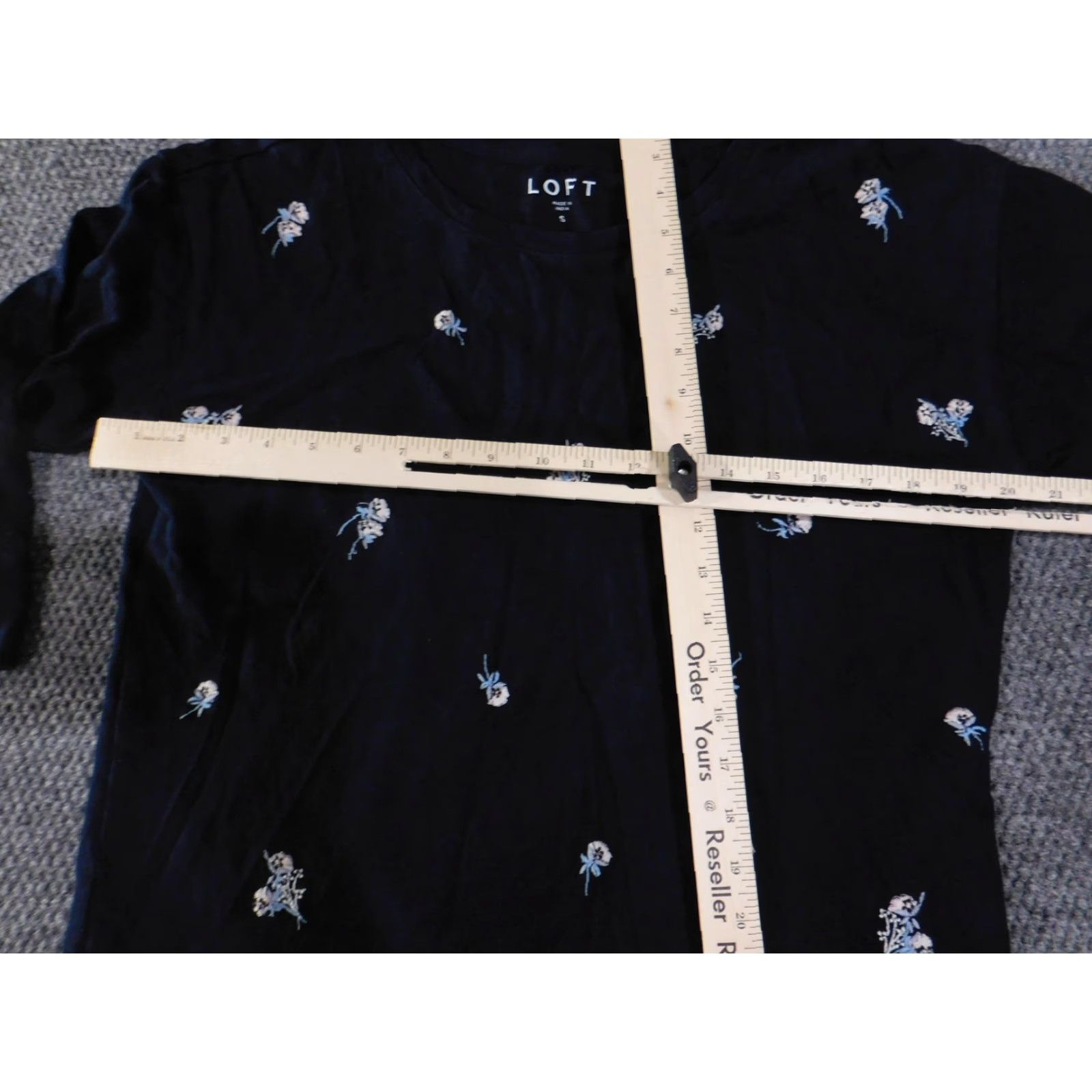 Loft LOFT Shirt Womens Small Navy Blue Embroidered Floral 3/4 Sleeve Crewneck Cotton Size S / US 4 / IT 40 - 6 Thumbnail