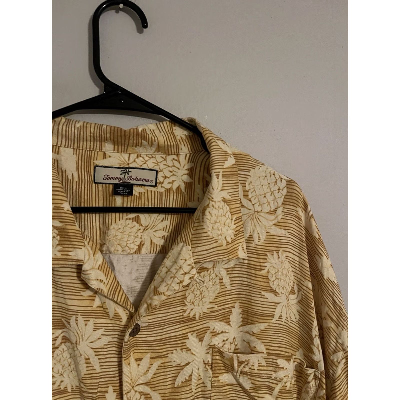 Tommy Bahama Tommy Bahama Hawaiian Shirt Gold Silk Floral Men's 2XL Button Up Short Sleeve Casual Size US XXL / EU 58 / 5 - 2 Thumbnail
