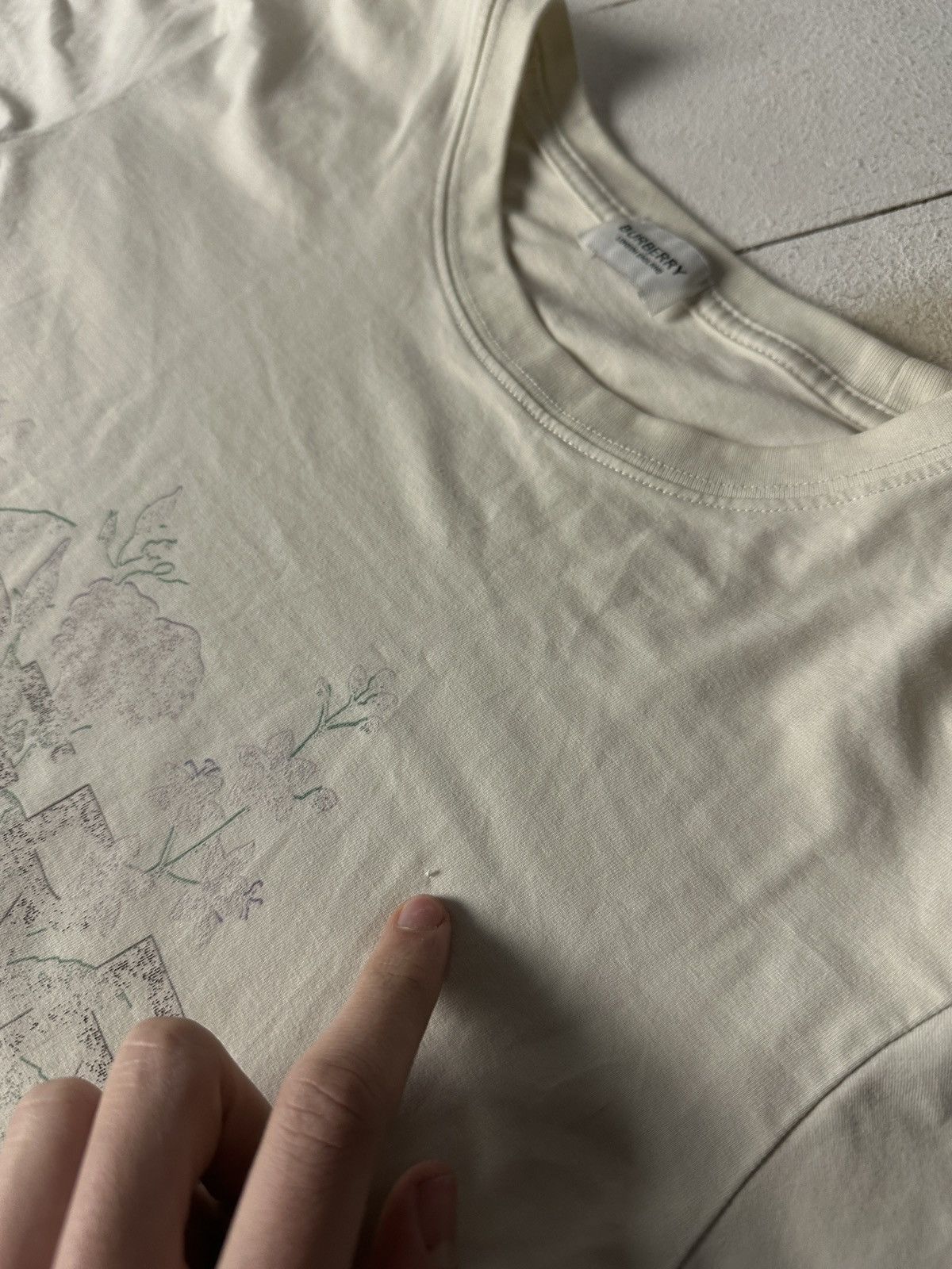 Burberry 🚨RARE Burberry T-SHIRT TEE luxury old money nova check Size US S / EU 44-46 / 1 - 6 Thumbnail
