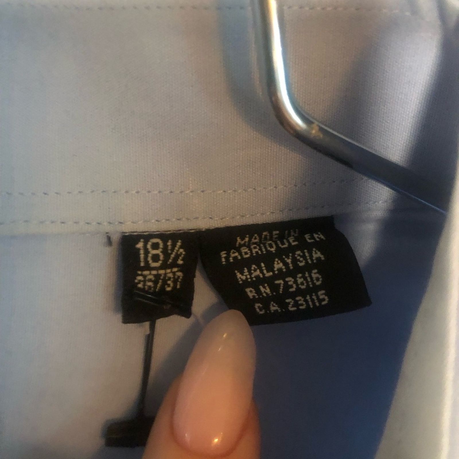Hugo Boss button down dress shirt in blue. Size 18 1/2 Size US L / EU 52-54 / 3 - 7 Thumbnail