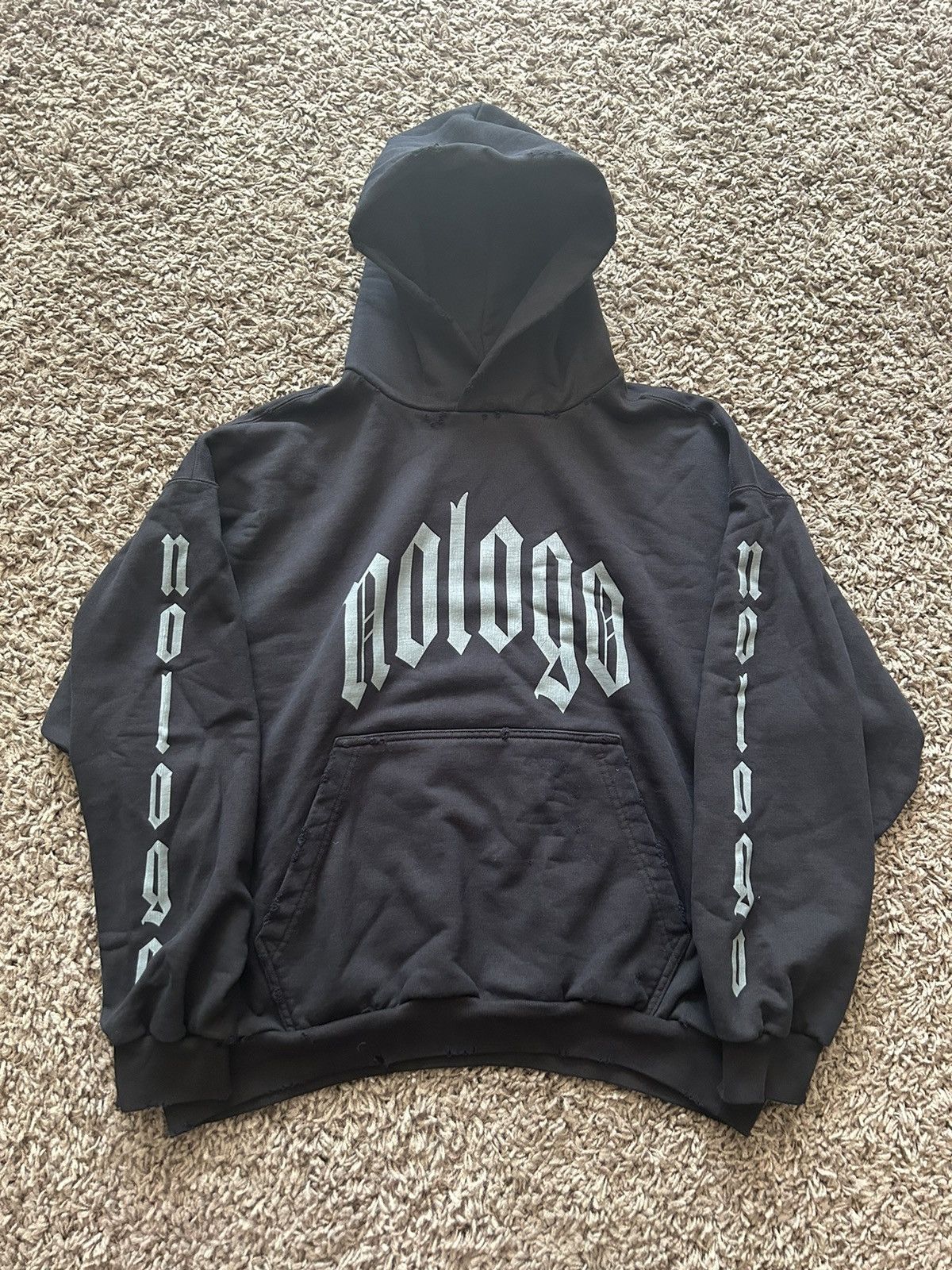 Balenciaga Balenciaga No Logo Hoodie in Black Size Medium | Grailed