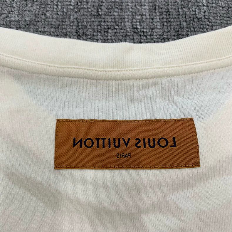 Louis Vuitton Louis Vuitton White manual bottom short sleeve Size US L / EU 52-54 / 3 - 9 Thumbnail