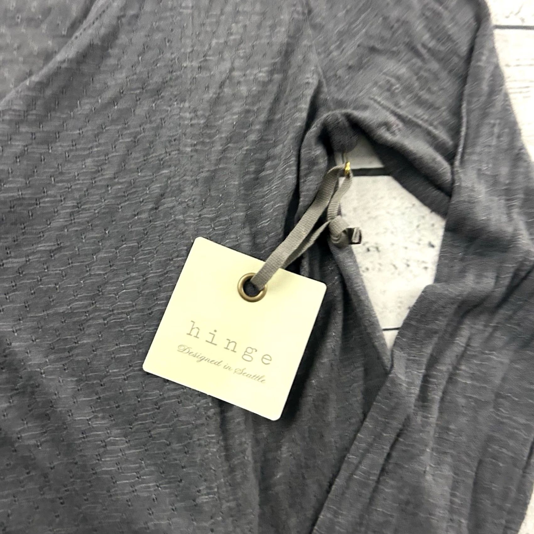 Vintage Hinge Long Sleeve Button Front Embroidered Top Women's Small Gray Shirt Blouse Womens XS-? Size S / US 4 / IT 40 - 2 Thumbnail
