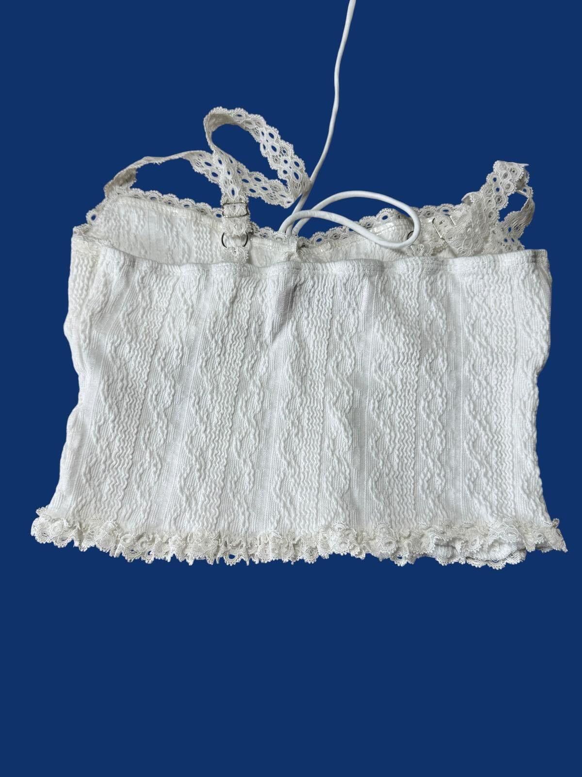 Other Edikted White Lace Crop Top with Adjustable Straps XS Size XS / US 0-2 / IT 36-38 - 2 Thumbnail