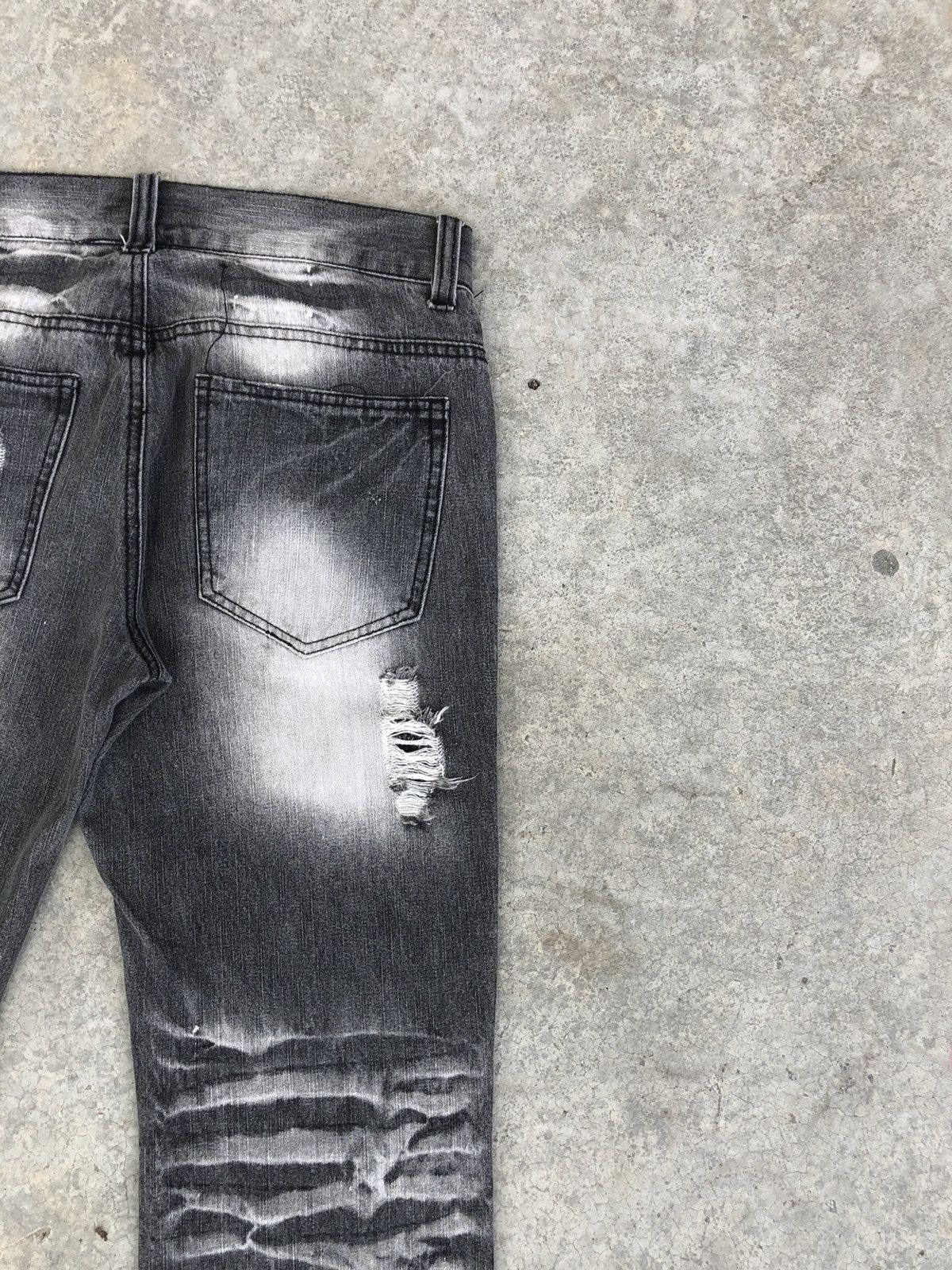 Who Decides War Japanese LOWBOX Flared Jeans Distressed Jeans Size US 30 / EU 46 - 10 Thumbnail