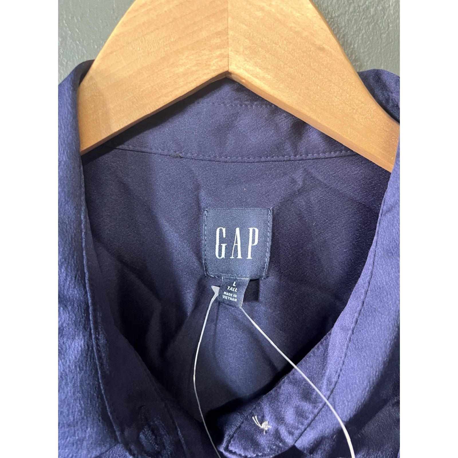 Gap Gap Mens Blue Long Sleeve Button Up Shirt L Tall NWT Size Large Button-Up Mens Shirt Blue Long Sleeve Tall NWT Gap Size US L / EU 52-54 / 3 - 3 Thumbnail