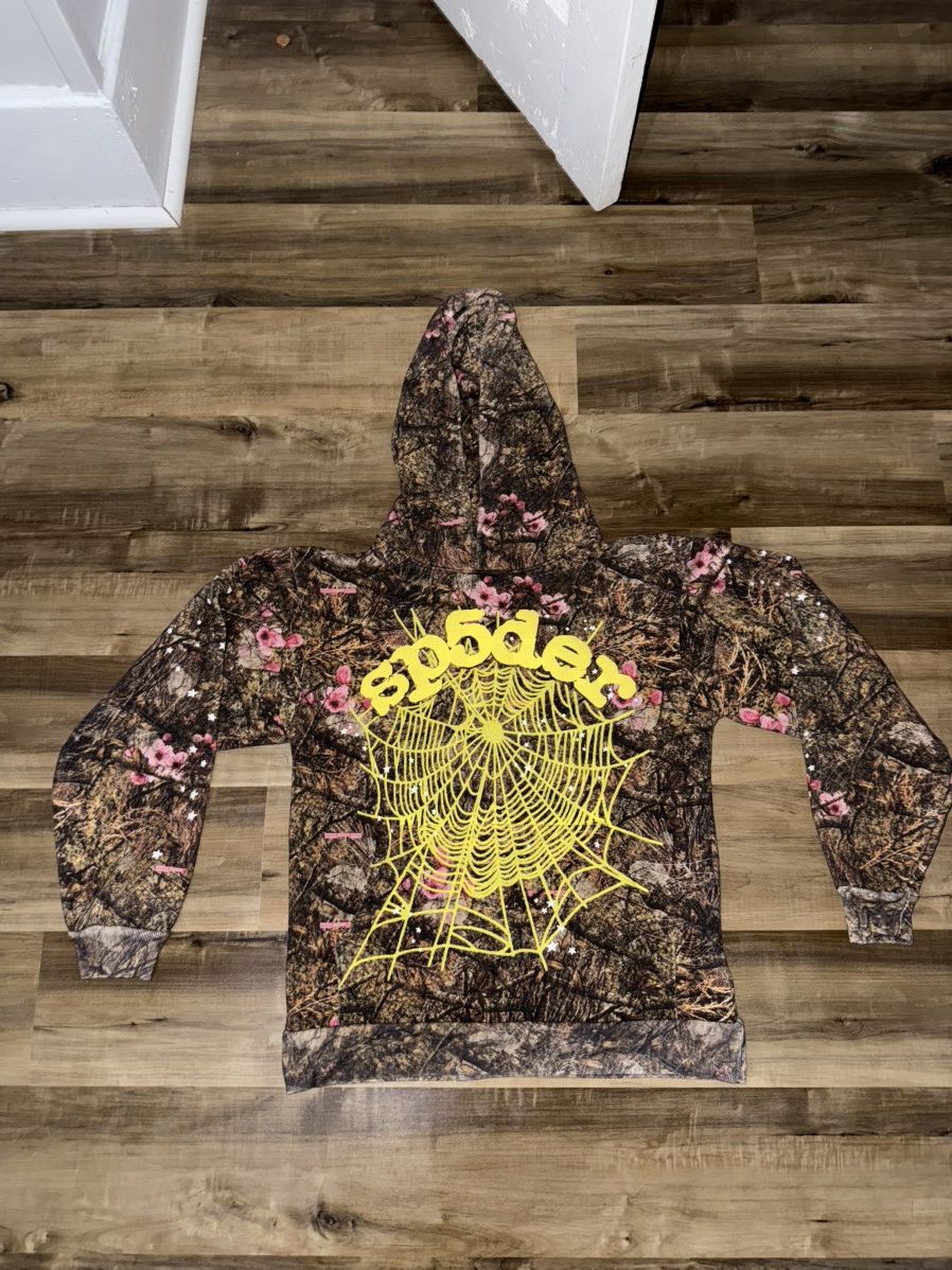SP5DER Worldwide NYC Pop Up Real Tree Camo Hoodie small