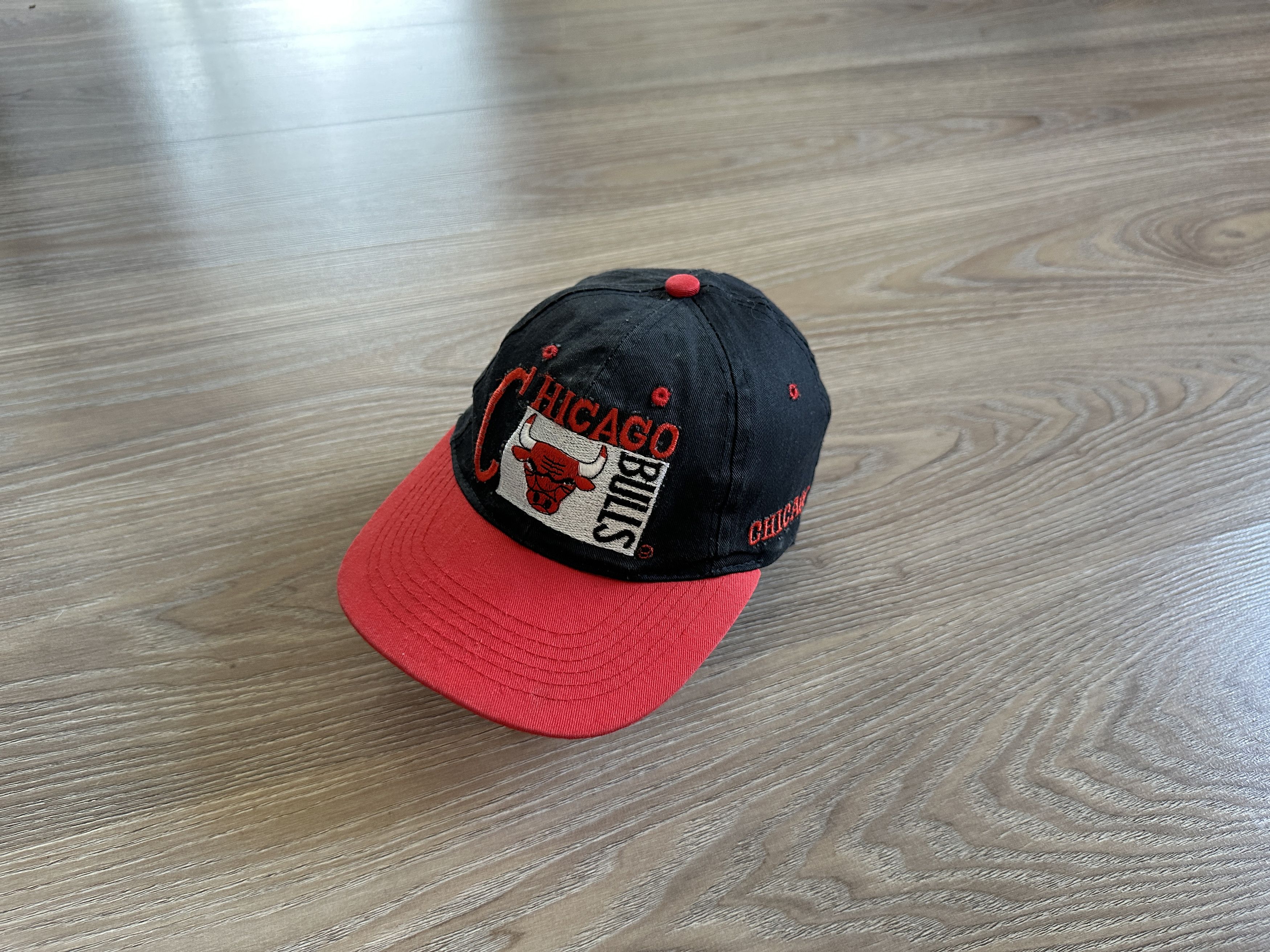NBA Vintage Chicago Red Baseball Hat Cap Size ONE SIZE - 1 Thumbnail