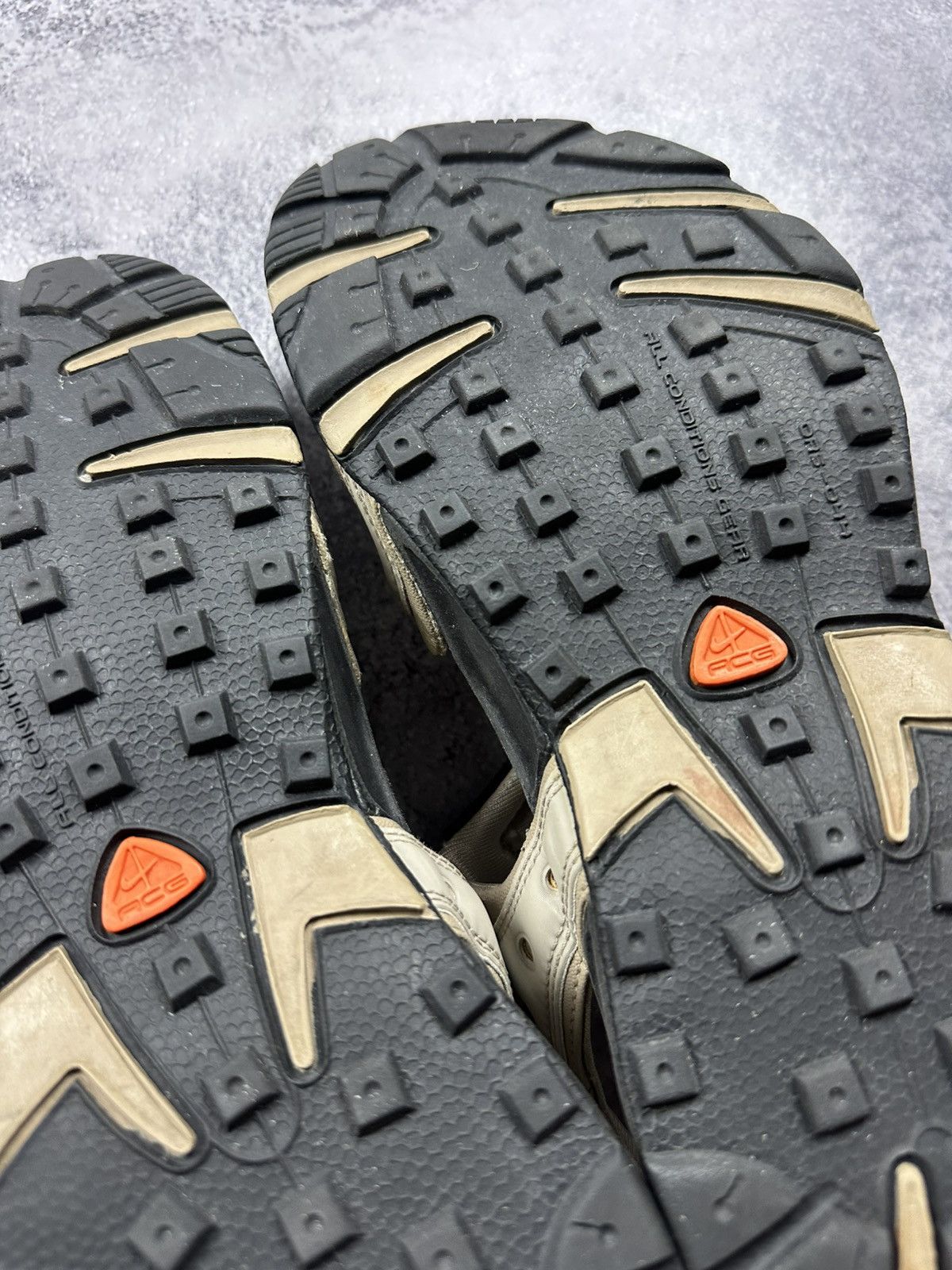 Nike Vintage Nike ACG Sandals Beige Y2K 2000 Swoosh Shoes Size US 9.5 / EU 42-43 - 7 Thumbnail