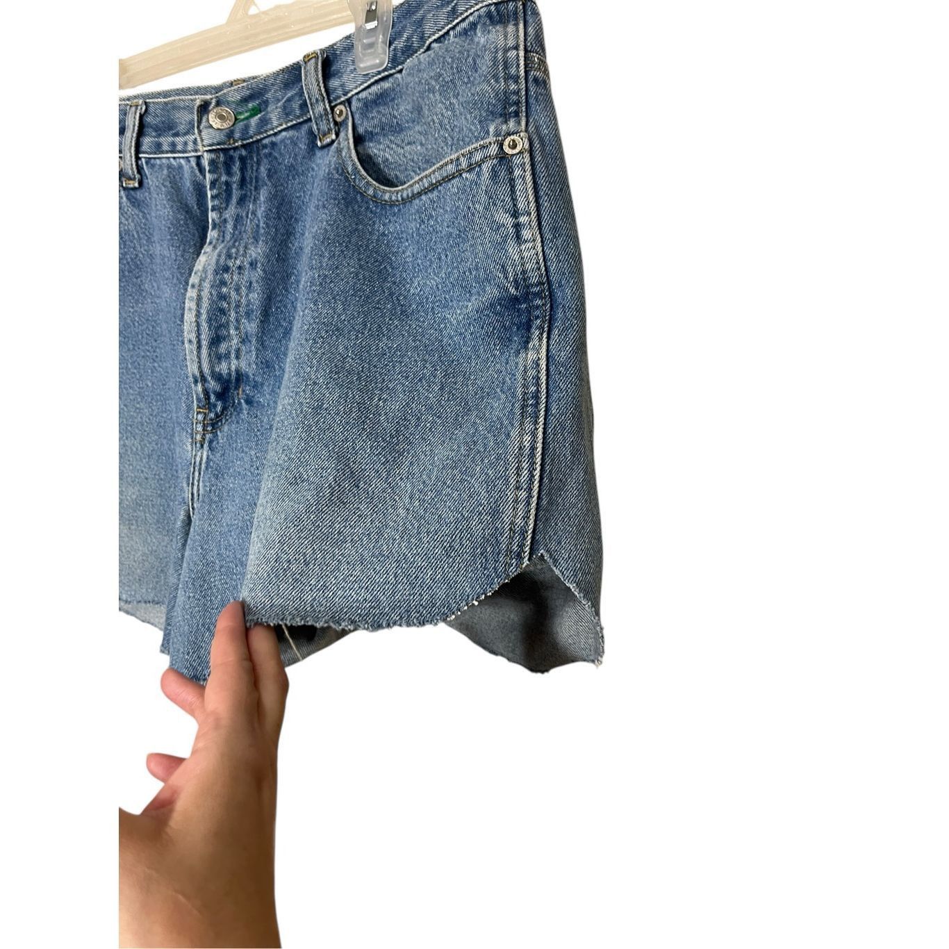 Tommy Hilfiger Vintage Tommy Hilfiger 90s Custom High Rise Raw Hem Shorts S Size 34" / US 12 / IT 48 - 3 Thumbnail
