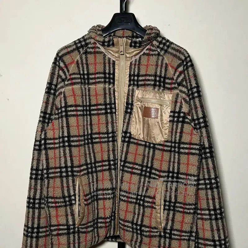 Burberry Burberry Men's Khaki Check Jacket in XL. Size US XL / EU 56 / 4 - 1 Thumbnail