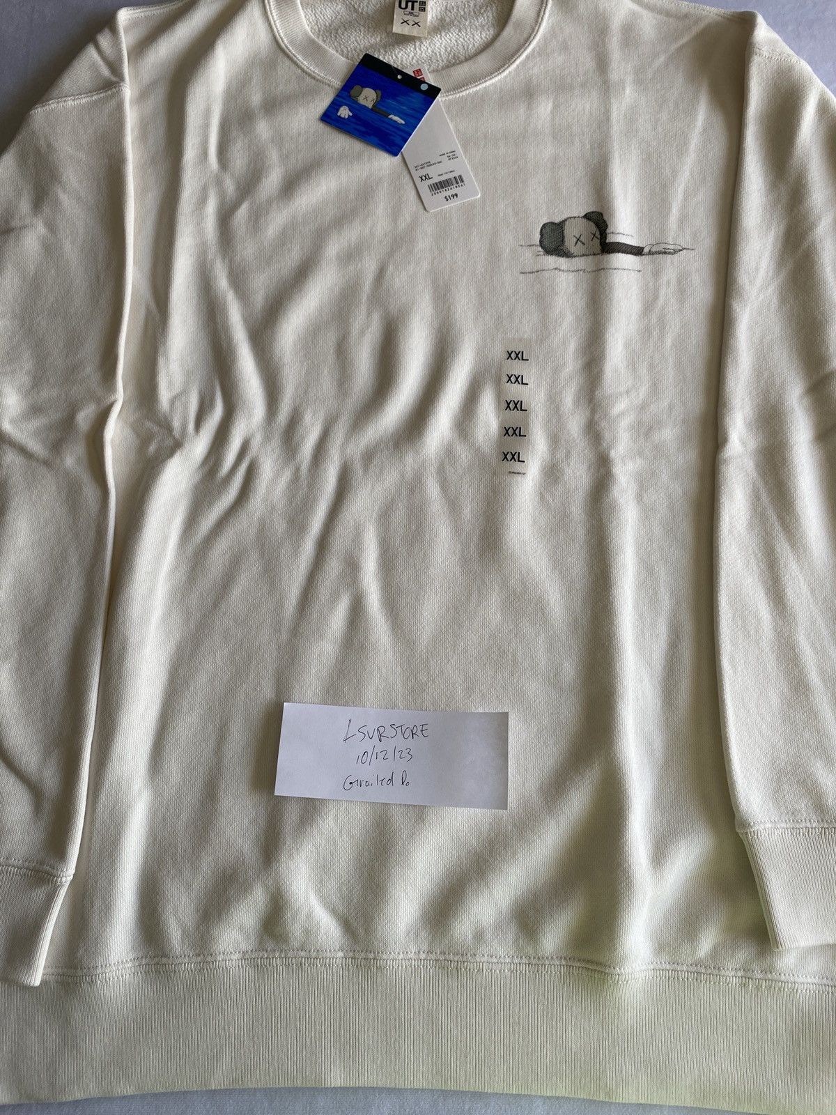 Kaws × Uniqlo Kaws x Uniqlo Companion 01 Off White Crewneck XXL Rare Size* Size US XXL / EU 58 / 5 - 1 Thumbnail