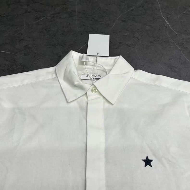 Givenchy GIVENCHY size 37 Star Shirt Size US M / EU 48-50 / 2 - 5 Thumbnail