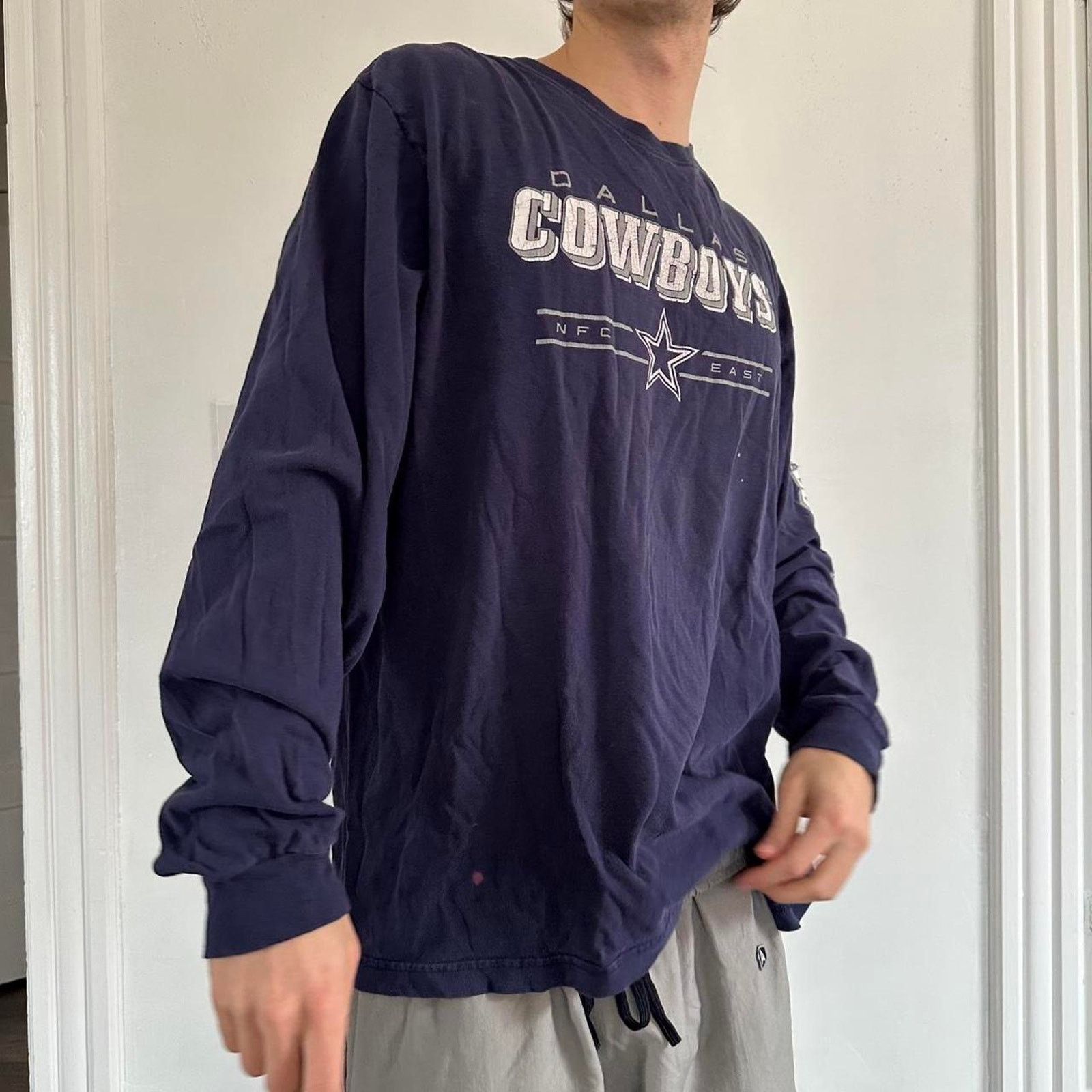 NFL × Vintage Vintage Y2K Thrashed Faded Dallas Cowboys Longsleeve Shirt Size US XL / EU 56 / 4 - 6 Thumbnail