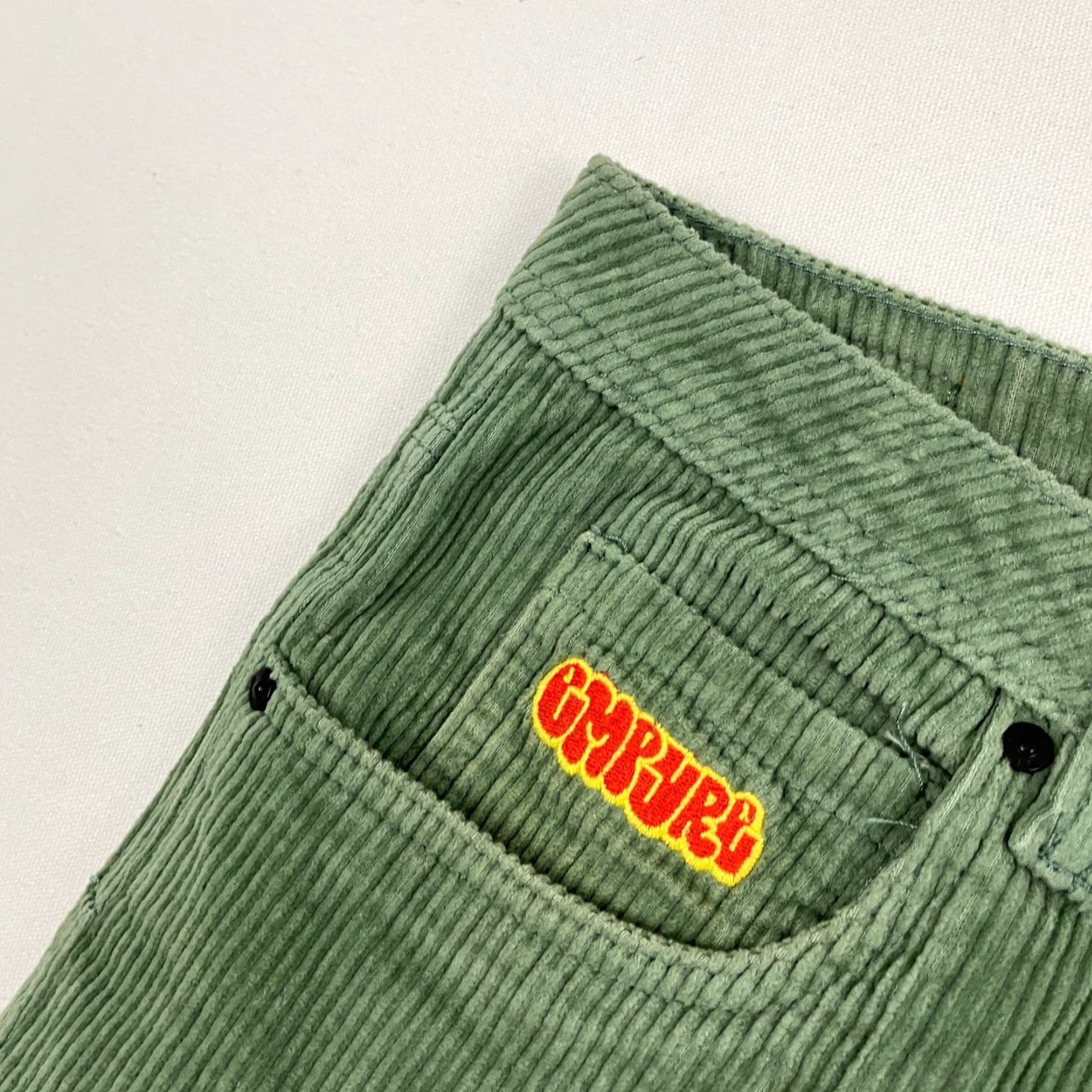 Empyre VINTAGE Empyre Green Corduroy Pants Mens 30x28 Relaxed Straight Leg Y2K Retro Skater Cords Black? Wait Size US 30 / EU 46 - 3 Thumbnail