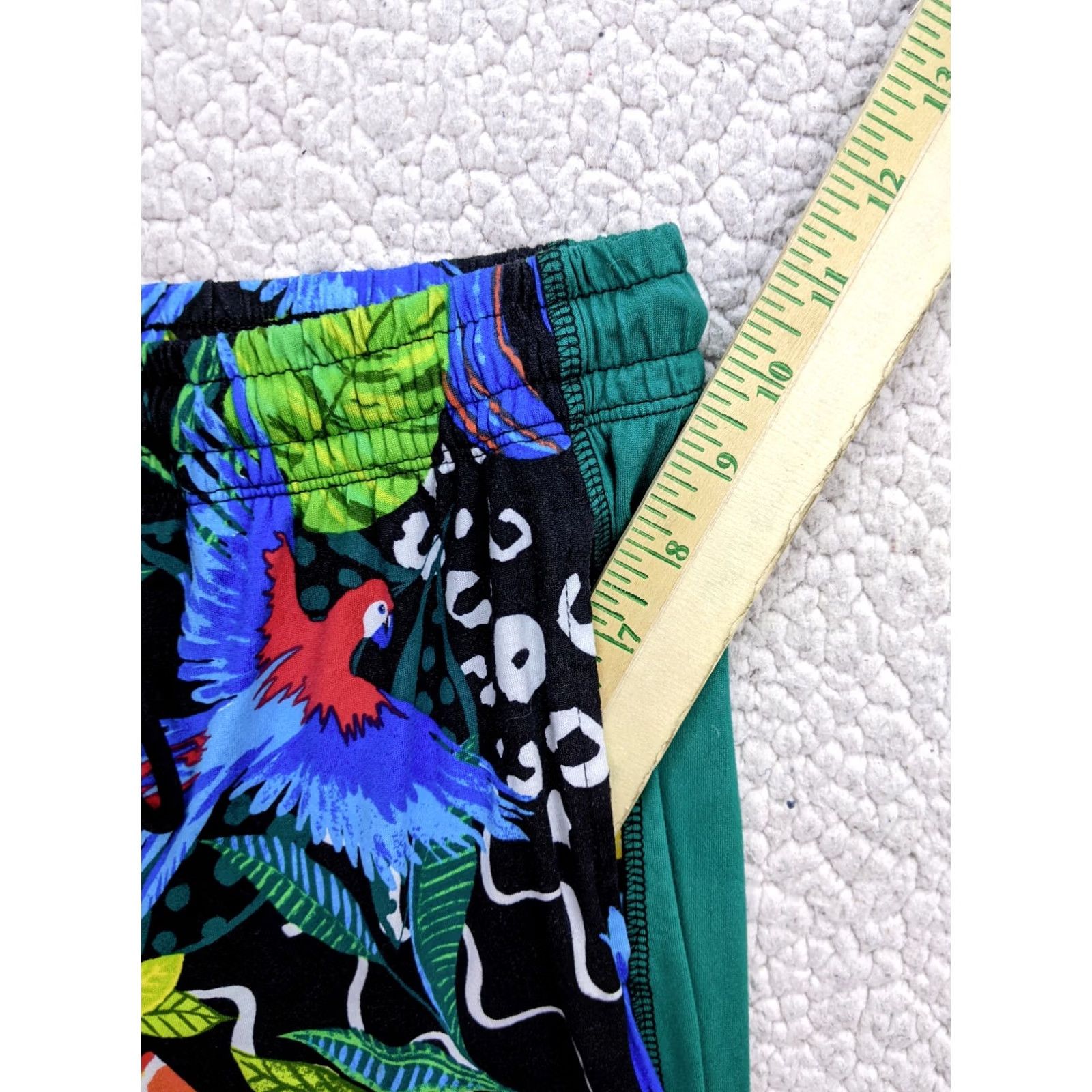 Vintage Cuddle Duds Womens PS Green Hawaiian Print Track Pants Stripe Cropped Capri Size 27" / US 4 / IT 40 - 2 Thumbnail