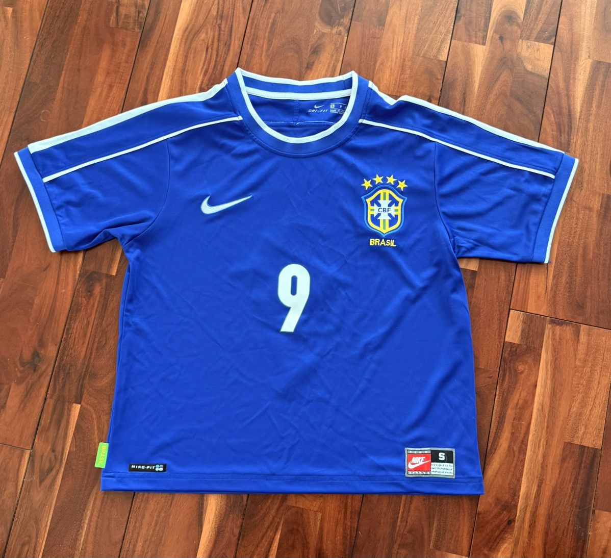 Nike Brasil 1998 Away Kit (cropped) Size US S / EU 44-46 / 1 - 1 Thumbnail