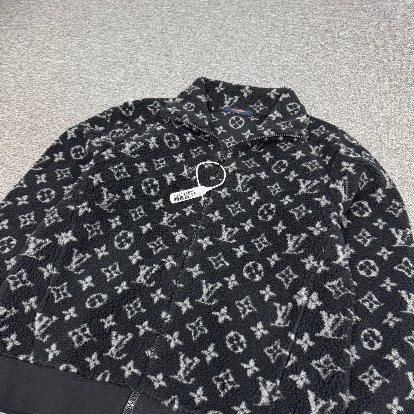 Louis Vuitton LV Monogram All Over Print Teddy Fleece Zip Jacket L Size L / US 10 / IT 46 - 3 Thumbnail