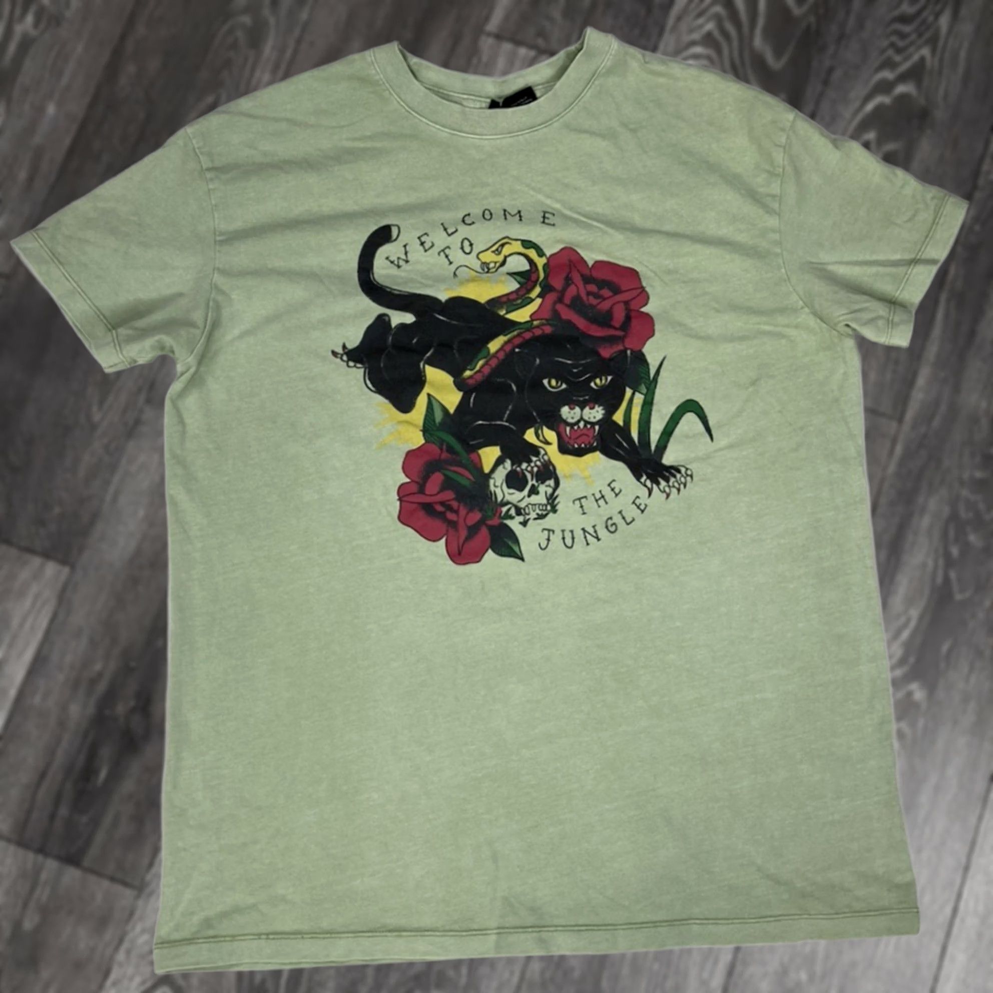 Vintage Guns N Roses T-Shirt Women Small Green Short Sleeve Crew Neck Relaxed Oversized Graphic 90s Theme Casual Shirt Size S / US 4 / IT 40 - 1 Thumbnail
