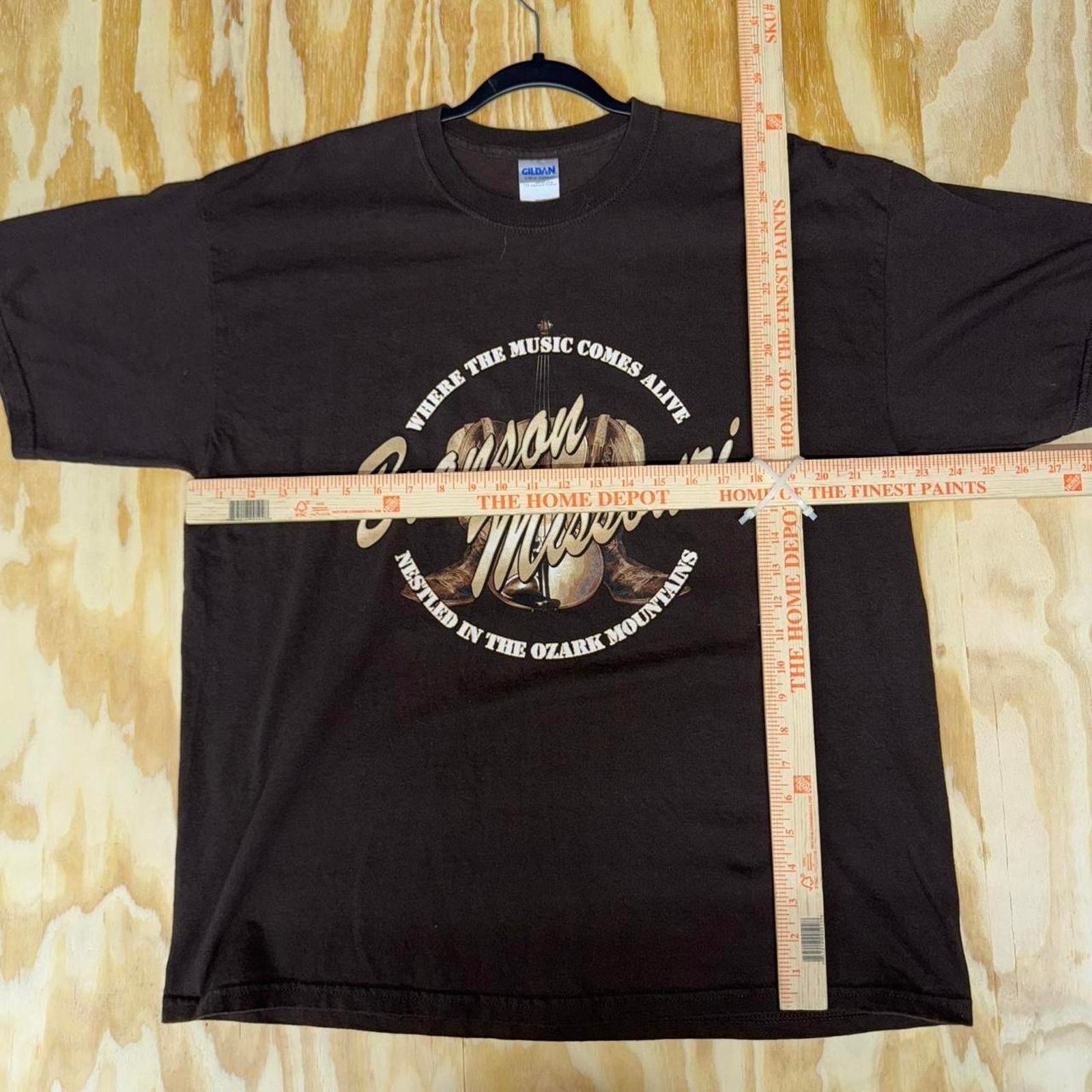 Gildan Vintage y2k branson missouri boots guitar 2000s brwn t-shirt Size US XL / EU 56 / 4 - 3 Thumbnail