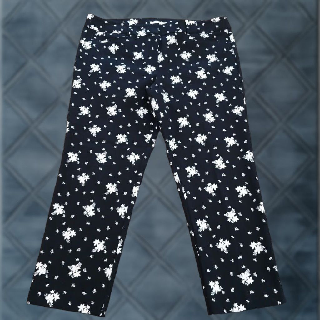 Ann Taylor Ann Taylor Loft Ankle Pants Womens Size 14 Black Floral Crop Pockets Cotton Blend Straight 25.5in Inseam Size 26" / US 2 / IT 38 - 1 Thumbnail