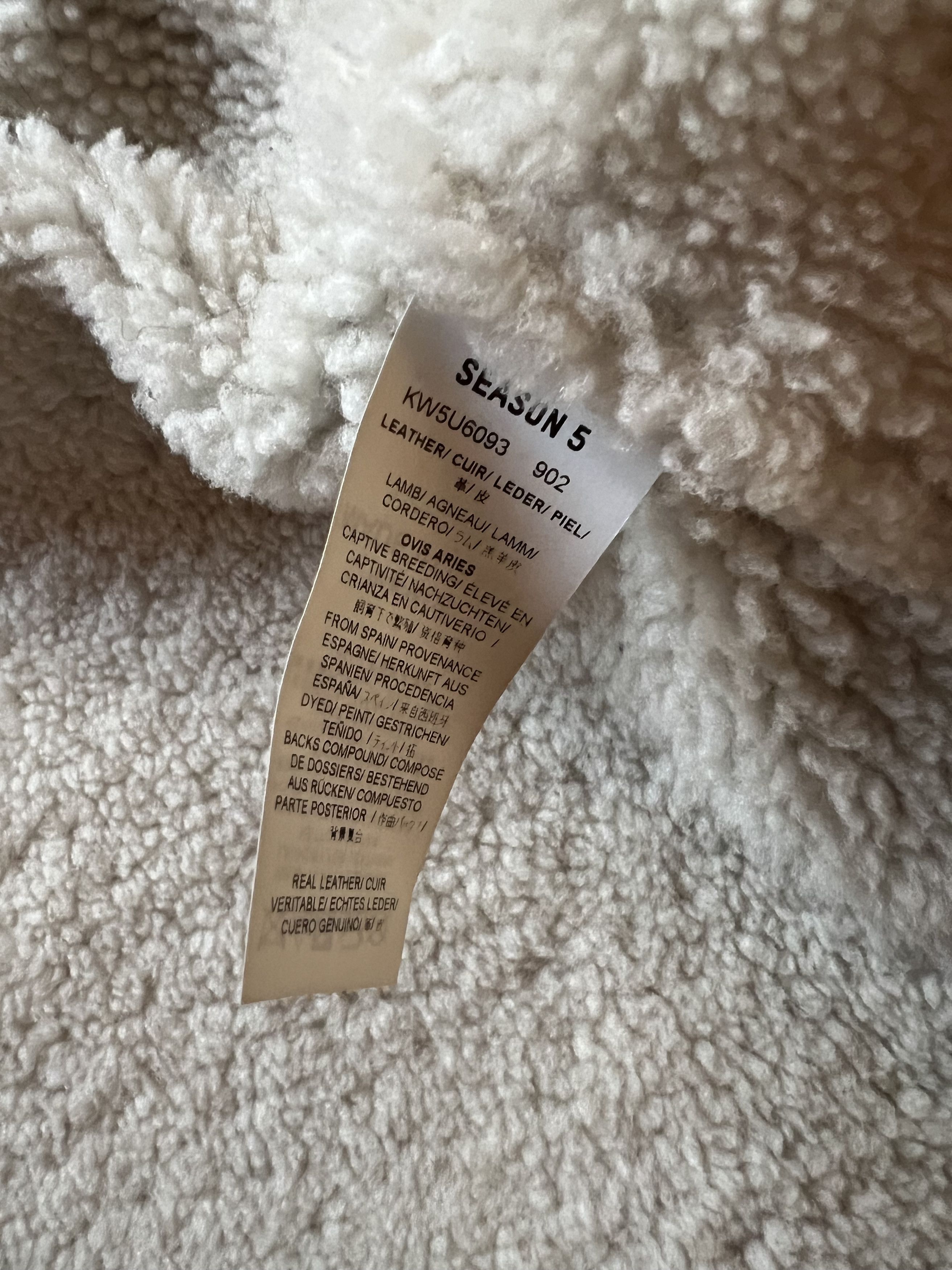 Yeezy Season 5 Shearling Lamb Jacket in Birch Size US M / EU 48-50 / 2 - 4 Thumbnail
