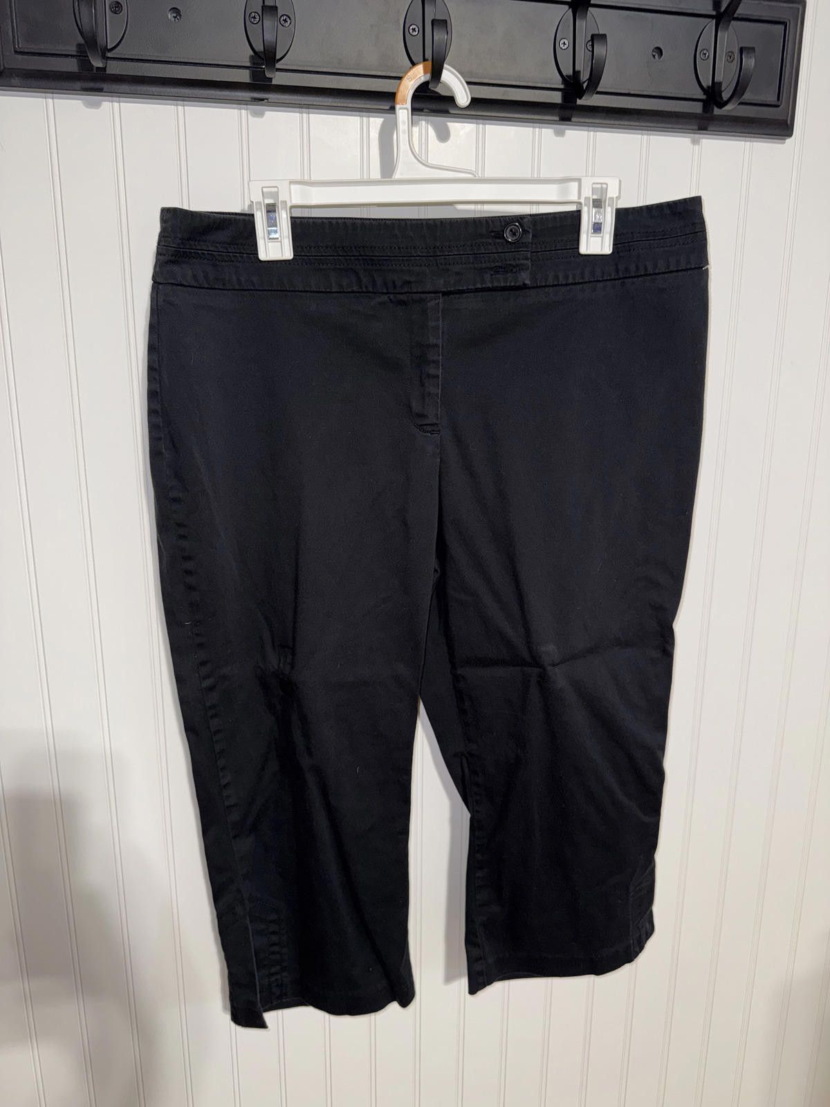 Tribal Streetwear Tribal Women's 14P Black Stretch Capri Cropped Pants Size 34" / US 12 / IT 48 - 1 Thumbnail