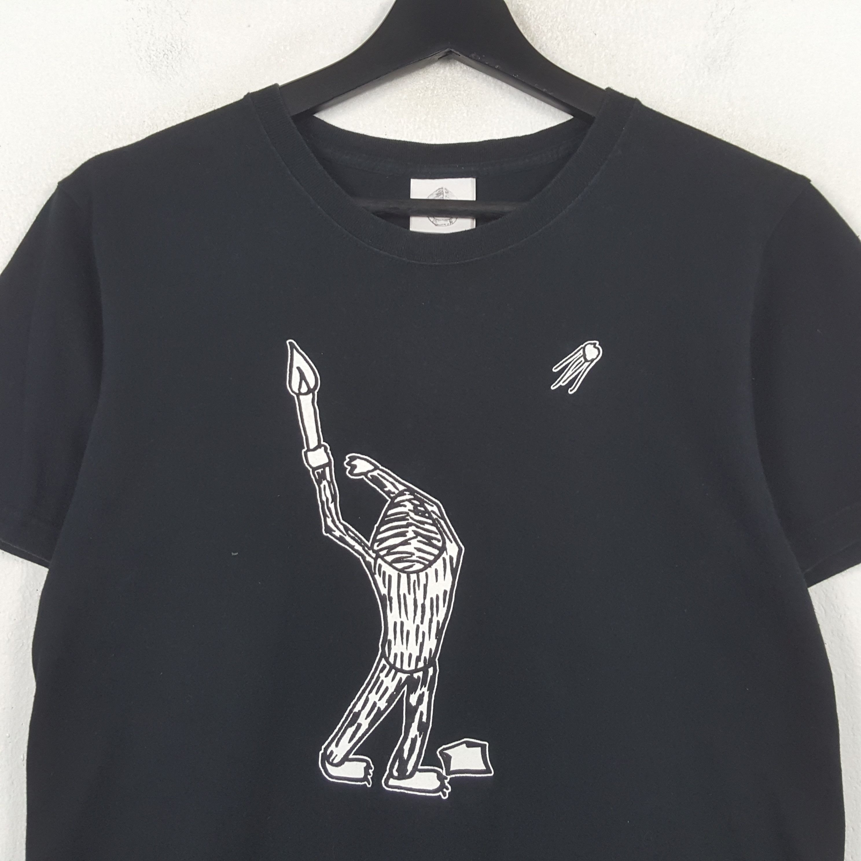Vintage Yeti Vs Cromagnon Tshirt RR19 Size US S / EU 44-46 / 1 - 2 Thumbnail