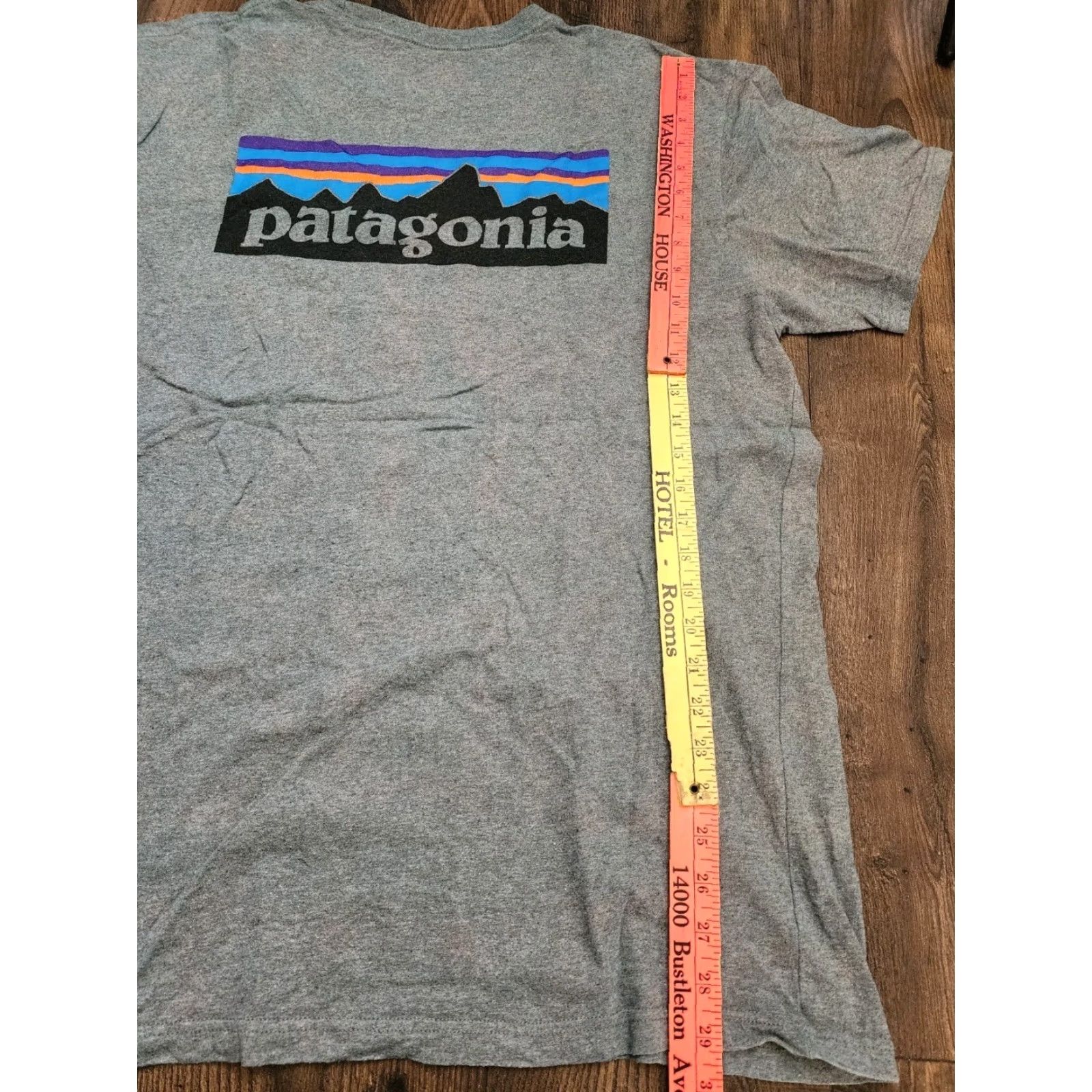 Patagonia Patagonia Mens XL Responsibili-Tee T Shirt Distressed Tie Dye Adventure Logo Mountain Pattern Solid Crew Neck Short Sleeve Size US XL / EU 56 / 4 - 3 Thumbnail
